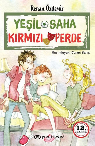 Yeşil Saha Kırmızı Perde