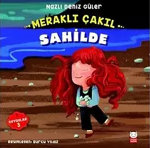 Meraklı Çakıl Sahilde